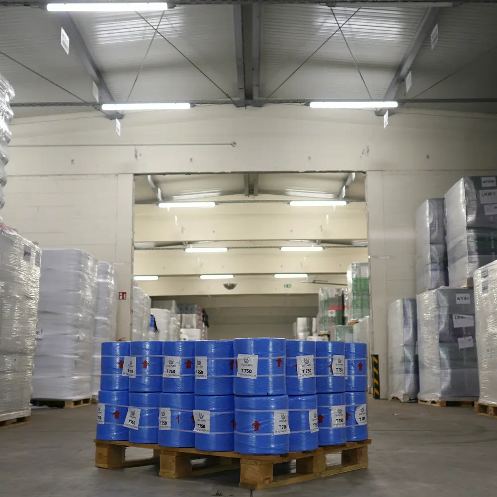 T750 Pressengarn kaufen für alle Maschinen von DUO AGRO - Heu, Stroh, Silage, Heulage binden. Das Garn bindet das Material und hält es für den Abtransport.