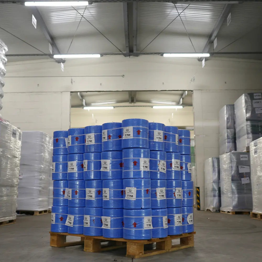 T750 Pressengarn kaufen für alle Maschinen von DUO AGRO - Heu, Stroh, Silage, Heulage binden. Das Garn bindet das Material und hält es für den Abtransport.